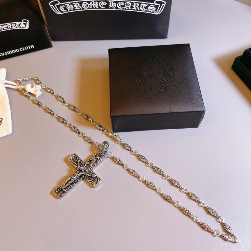 Ch*0me He**ts necklaces